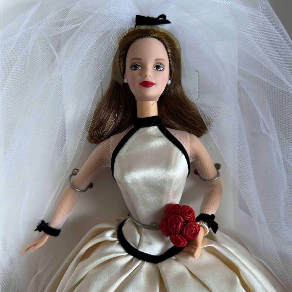 Vera Wang Bridal Barbie Doll Limited Edition. New!